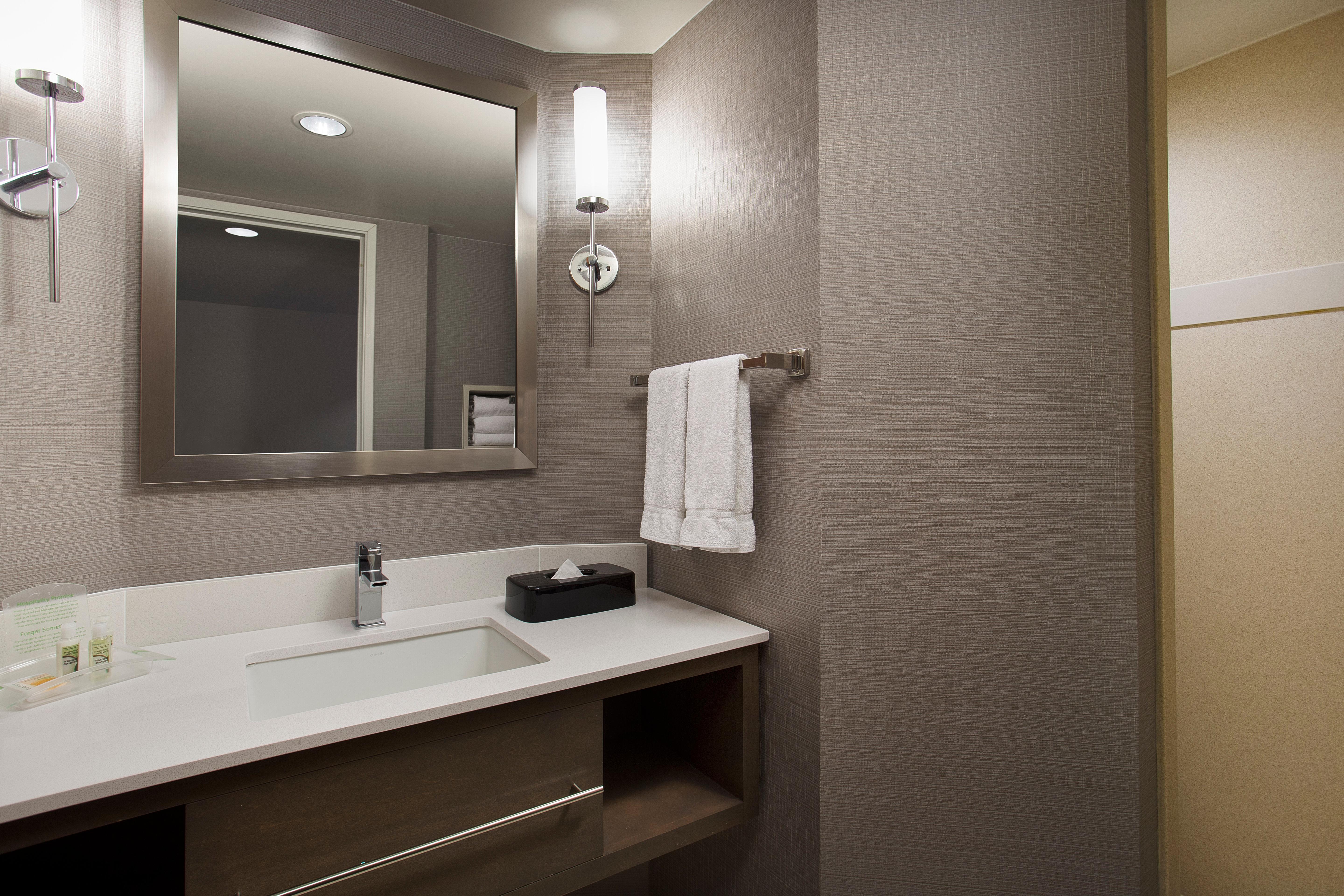 Holiday Inn Grand Rapids-Airport By Ihg Экстерьер фото