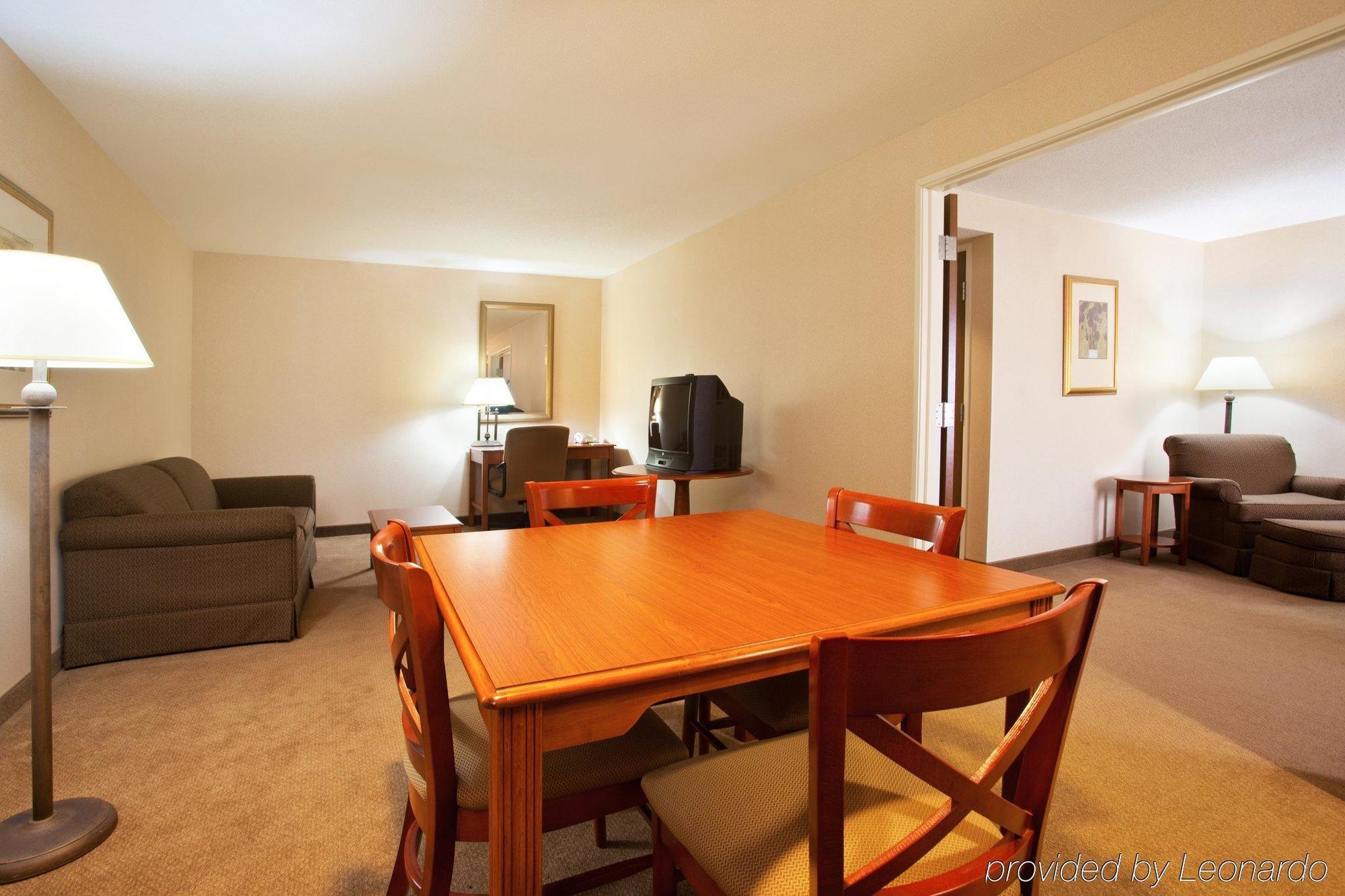 Holiday Inn Grand Rapids-Airport By Ihg Экстерьер фото